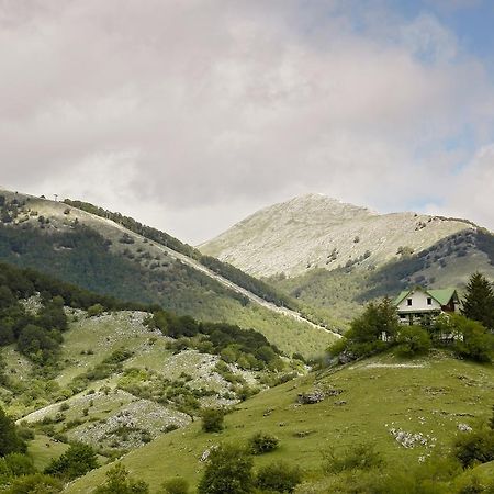 Hotel Valle Del Lupo เปสกัสเซโรลี ภายนอก รูปภาพ