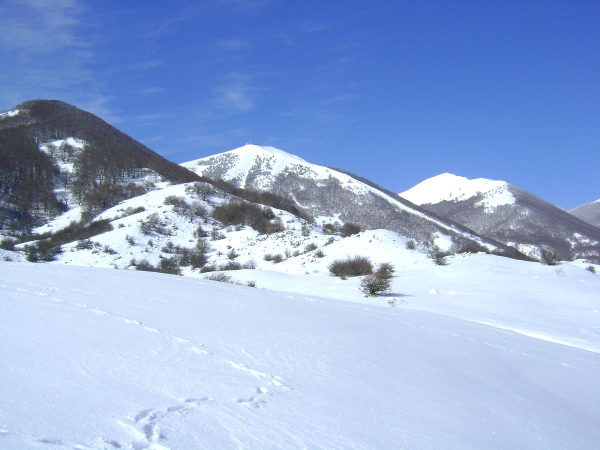 Hotel Valle Del Lupo เปสกัสเซโรลี ภายนอก รูปภาพ